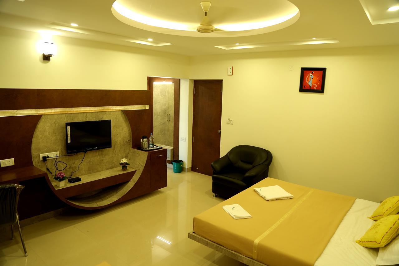 Samarth Residency Hotel Hospet Exterior photo